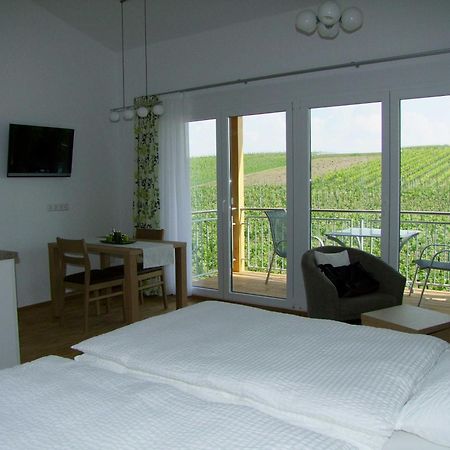 Winzerhof Schmid Apartment Schwaigern Екстериор снимка